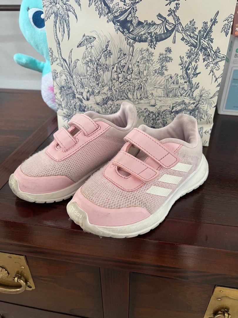 Adidas little girl sneakers discount