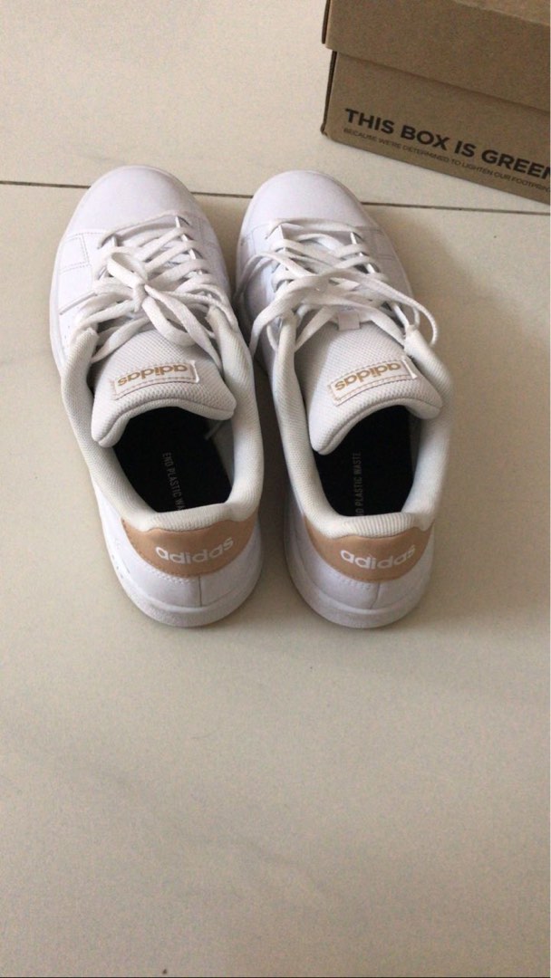 adidas TENNIS Advantage Base Court Lifestyle Shoes Women white