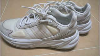 Adidas白鞋 us 7 25cm（落地幾次在公司）