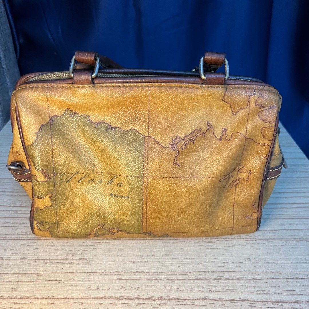 Alviero martini 2025 pouch
