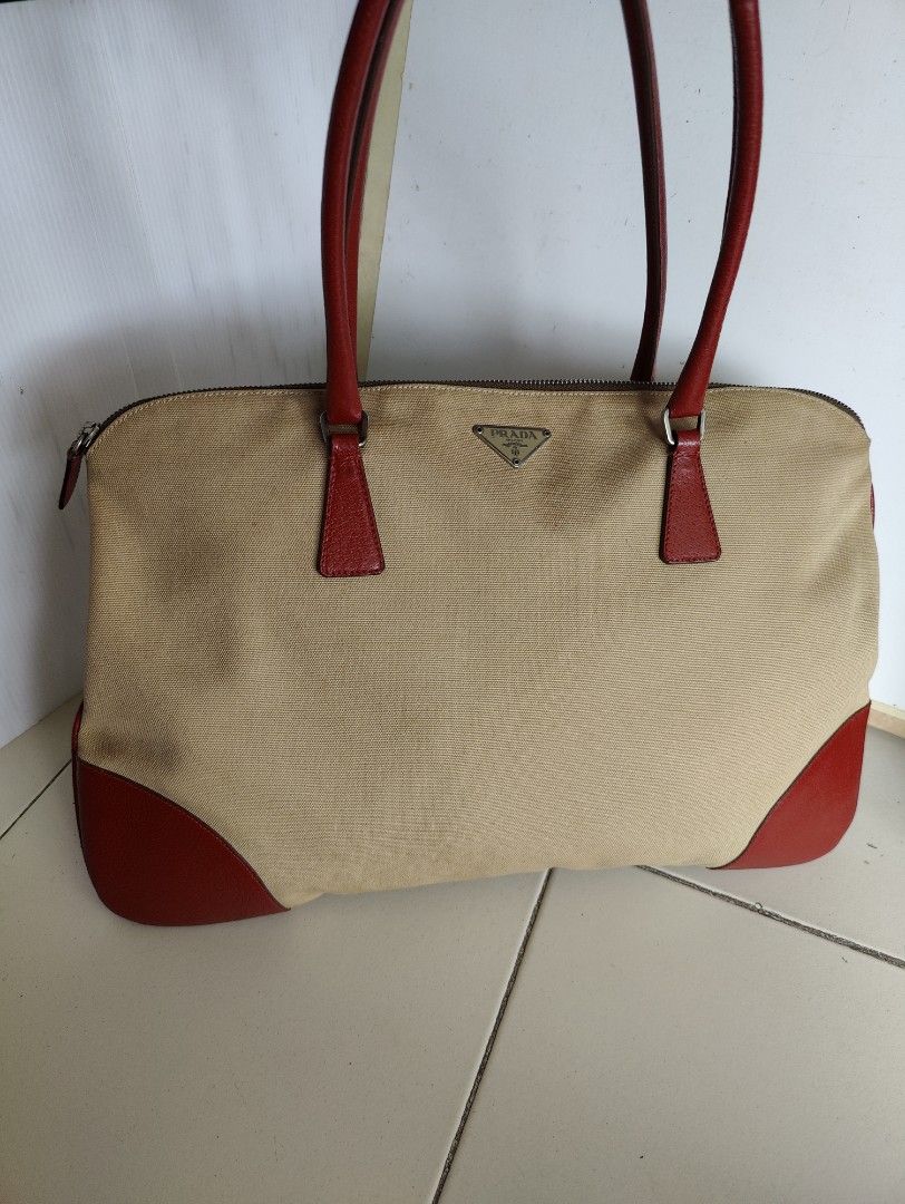Authentic Prada Leather bag in Olive Green, Luxury, Bags & Wallets on  Carousell