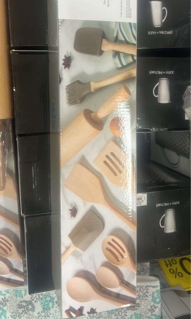 Baking tools (Category: Cookware & Accessories) located in Santa Barbara. Submitted by mathildaoshop (Listing ID 1262102796, Image 1). Description: Bought it at true value. Original price is 2800 Shipping only.