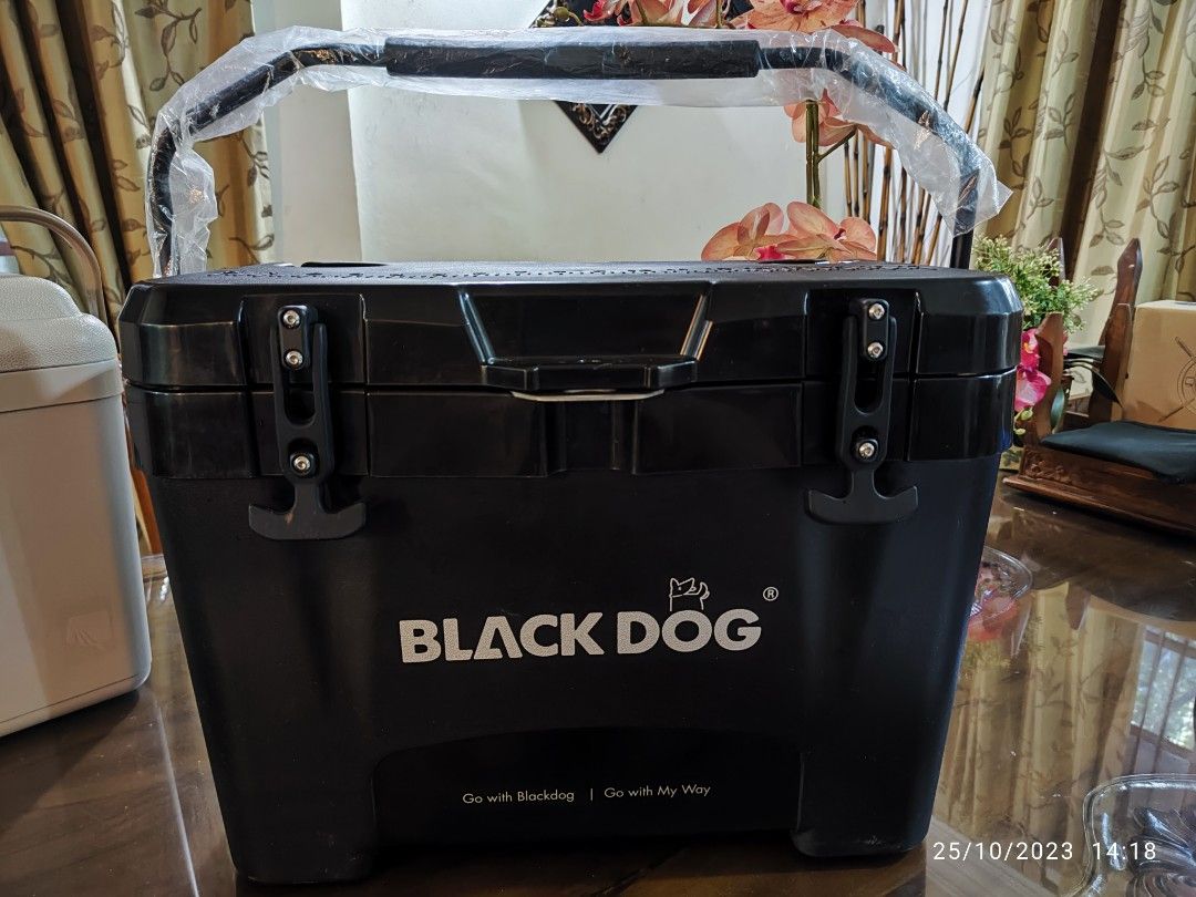 BD BLACKDOG Cooler Box 26L Ice Box Peti Beku Sports Equipment Hiking bd-blackdog-cooler-box-26l-ice-box-peti-beku-sports-equipment-hiking