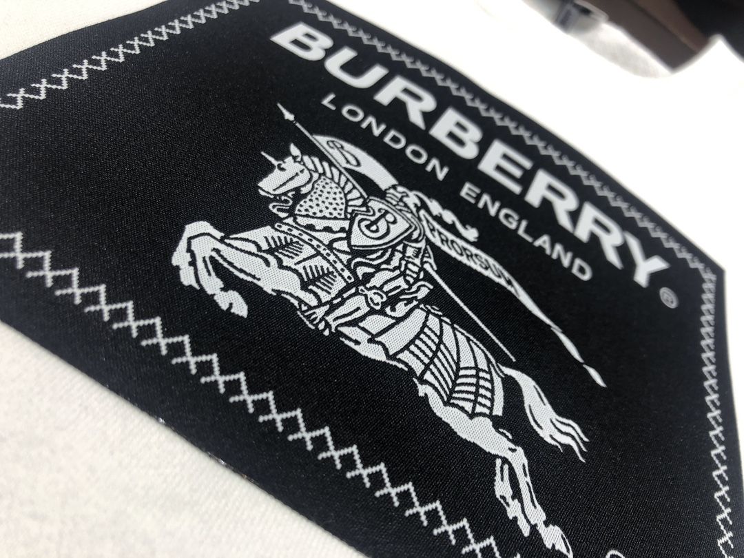 Burberry war clearance horse sweater