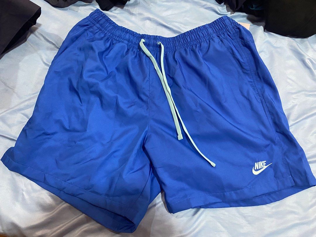 Nike standard fit mid thigh length shorts hot sale