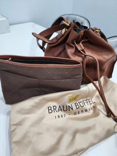 Latest addition to my bag collection, this is super cute and soft!  @braunbuffel Pommes small hobo bag 🤎