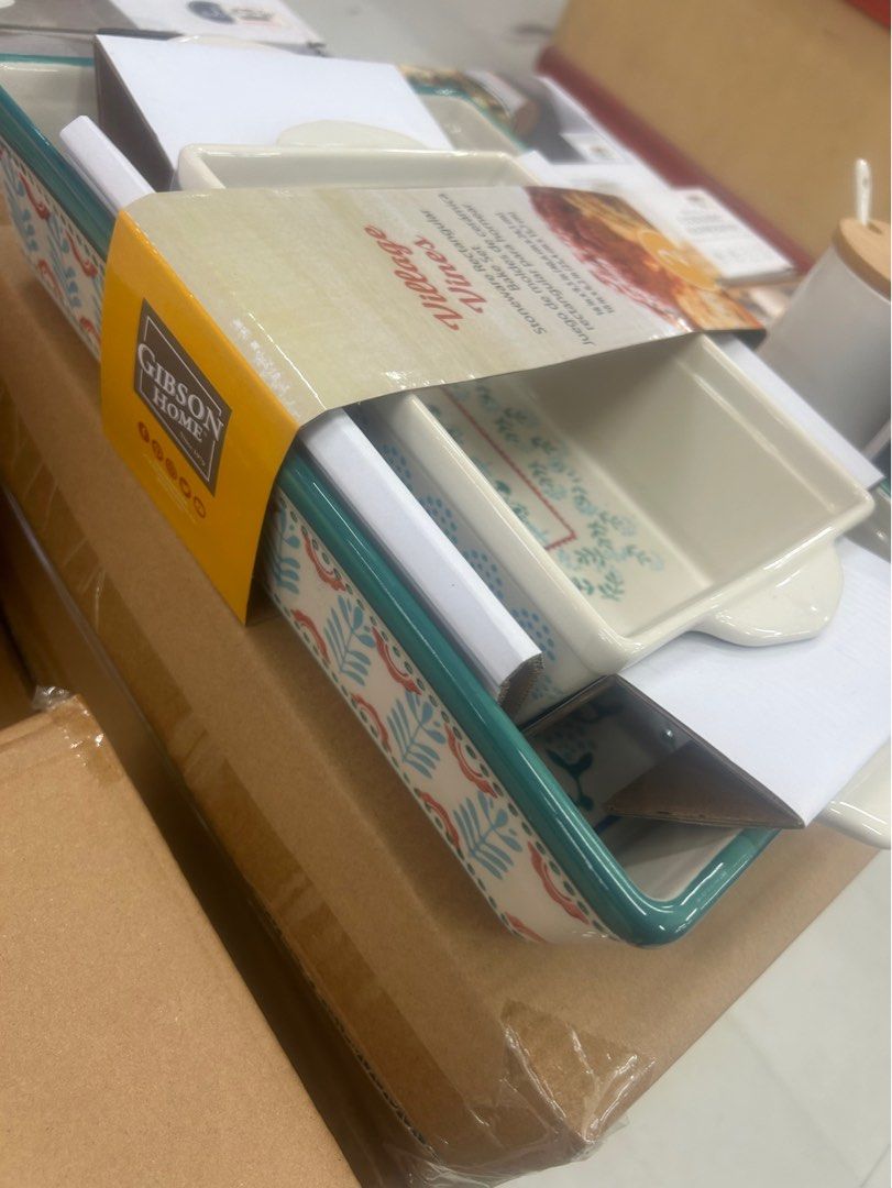 Ceramic ware (Category: Bakeware) located in Santa Barbara. Submitted by mathildaoshop (Listing ID 1262103366, Image 2). Description: repriced 9 box available.