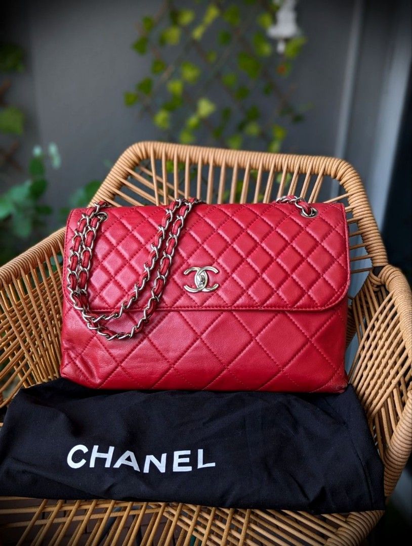 Red new arrivals chanel bag