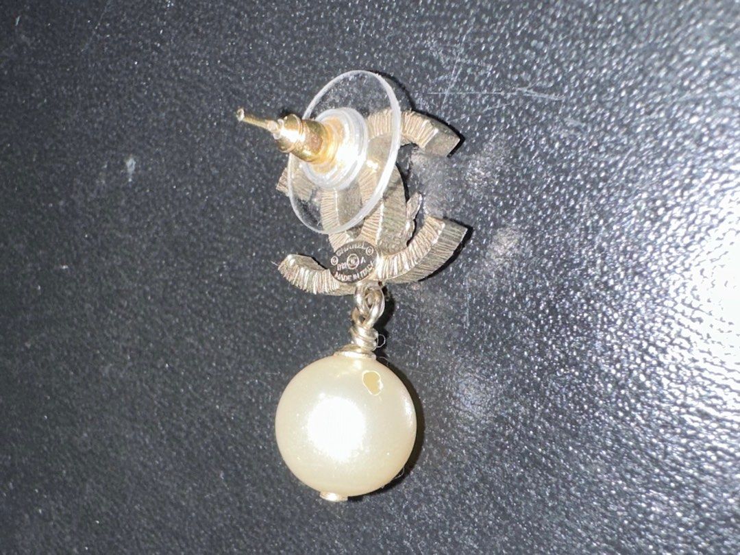 Chanel Vintage Faux Pearl CC Turnlock Clip-On Drop Earrings - Brass  Clip-On, Earrings - CHA805763