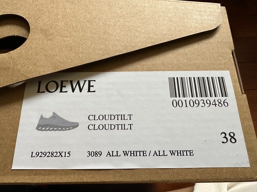 Loewe X On Cloudtlit, 女裝, 鞋, 波鞋- Carousell