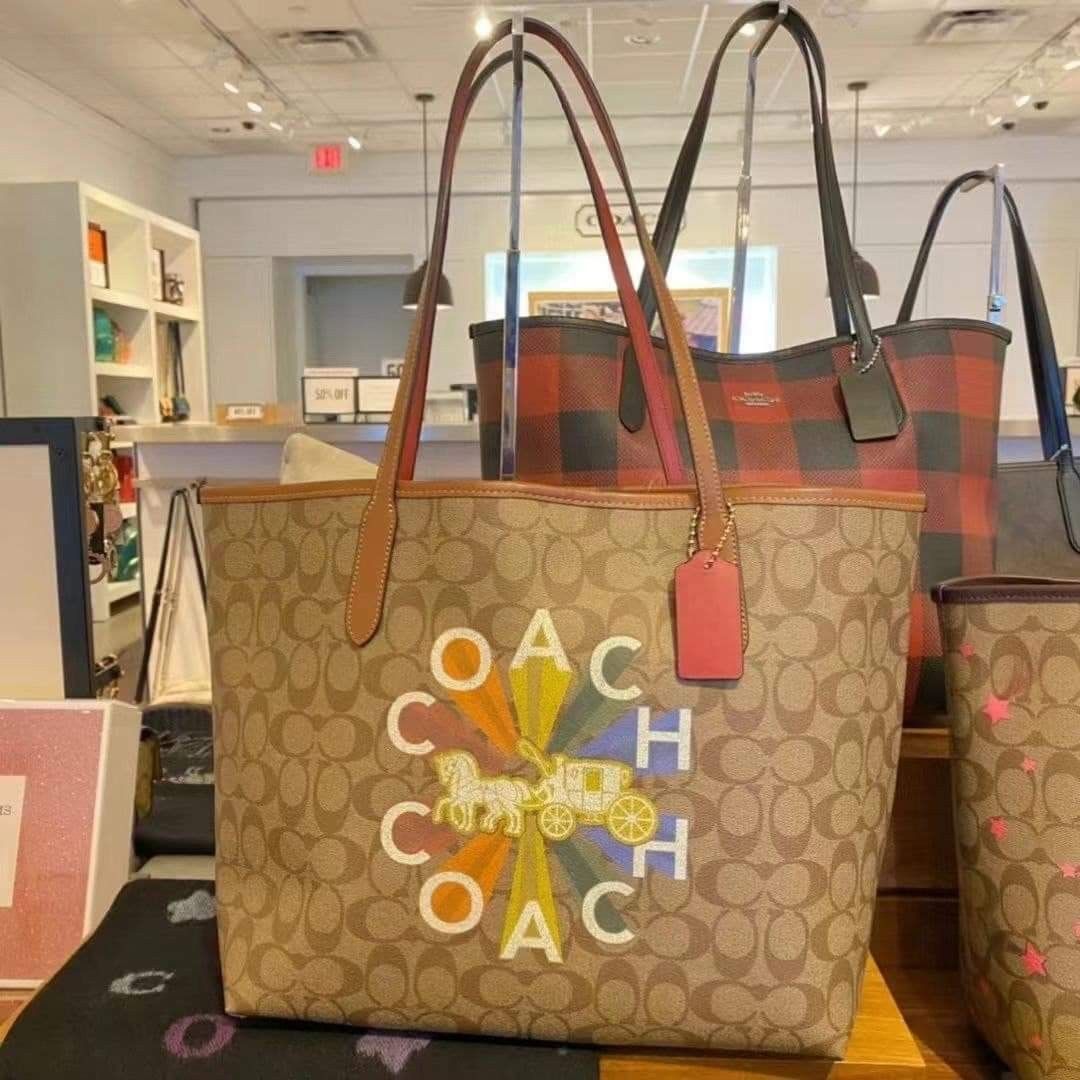 COACH Reversible Tote Bag Original, Luxury, Bags & Wallets on Carousell