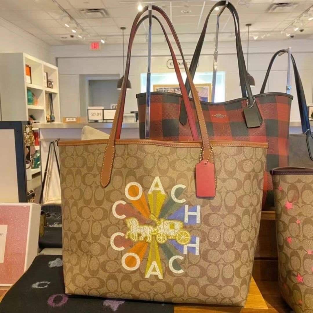 Reversible city tote 2025 in rainbow signature canvas