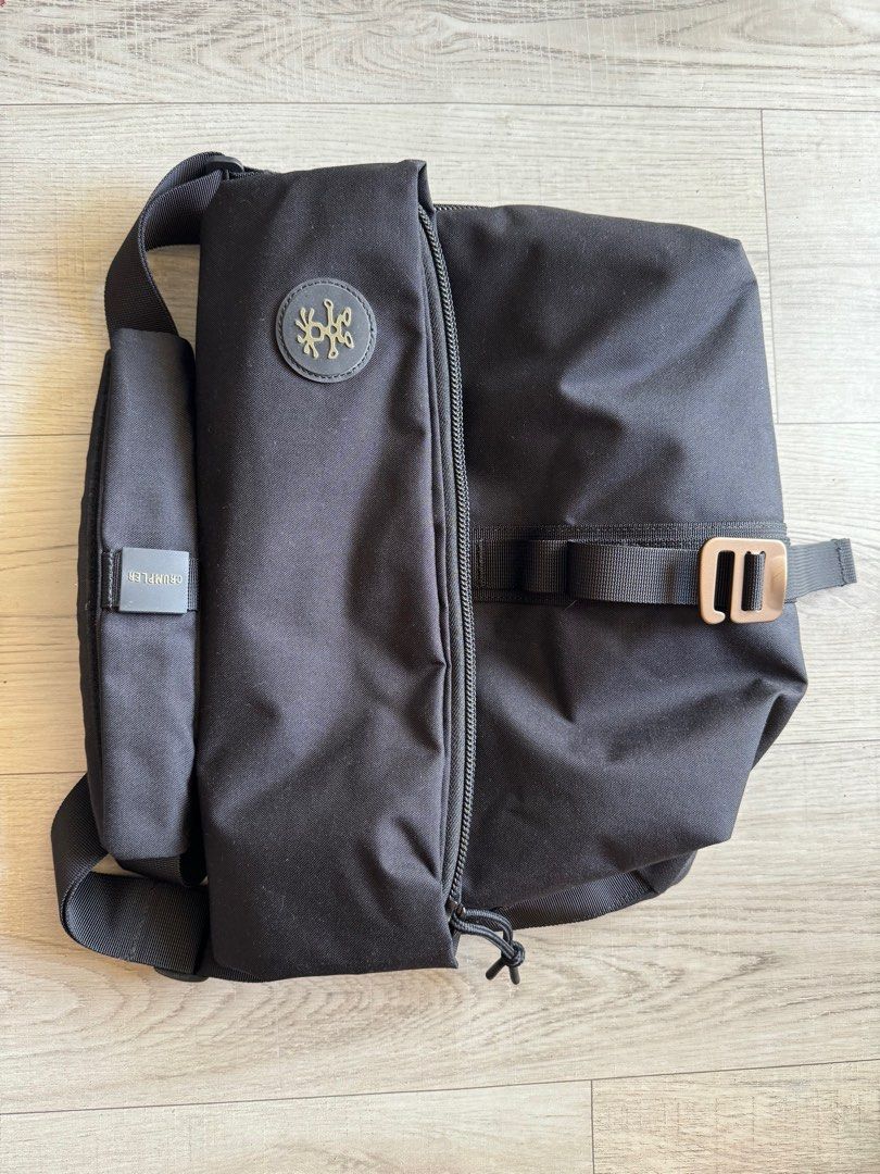 Crumpler Day By Day Messager bag, Men's Fashion, Bags, Sling Bags on