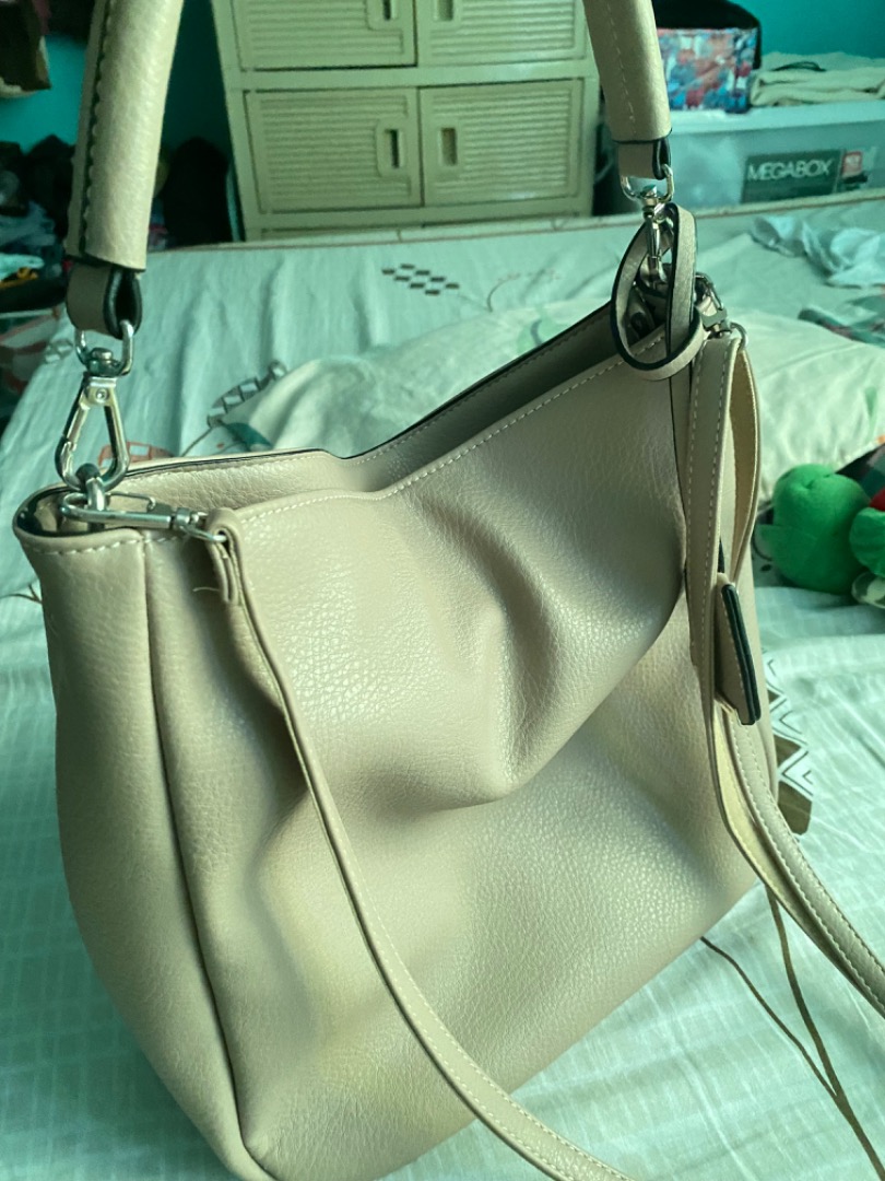 David Jones Bag, Women's Fashion, Bags & Wallets, Crossbody Bags on