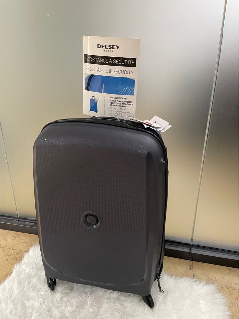 Delsey 27 inch luggage 70 x 47 x 28cm