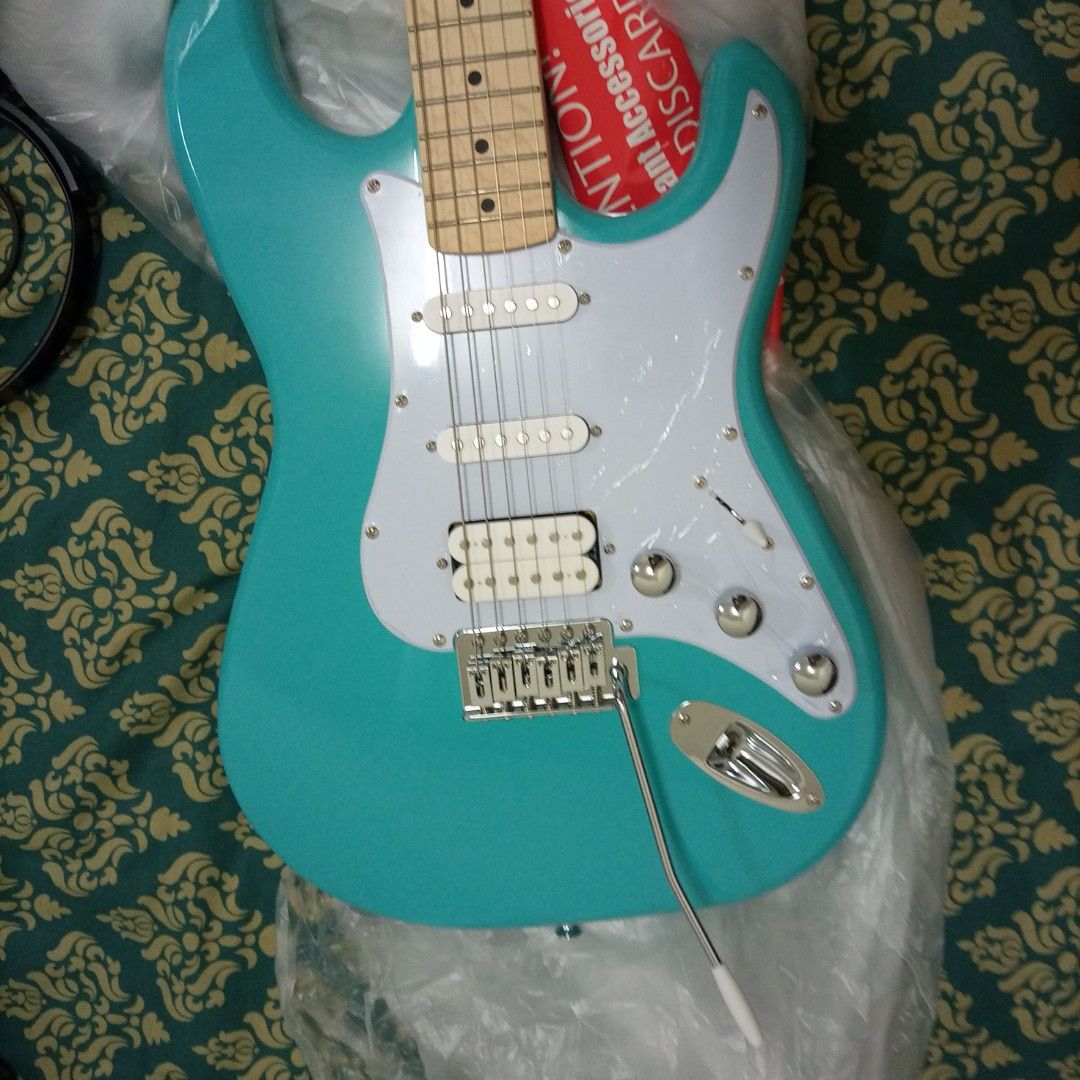 Electric guitar Kramer, Hobbies & Toys, Music & Media, Musical Instruments on Carousell