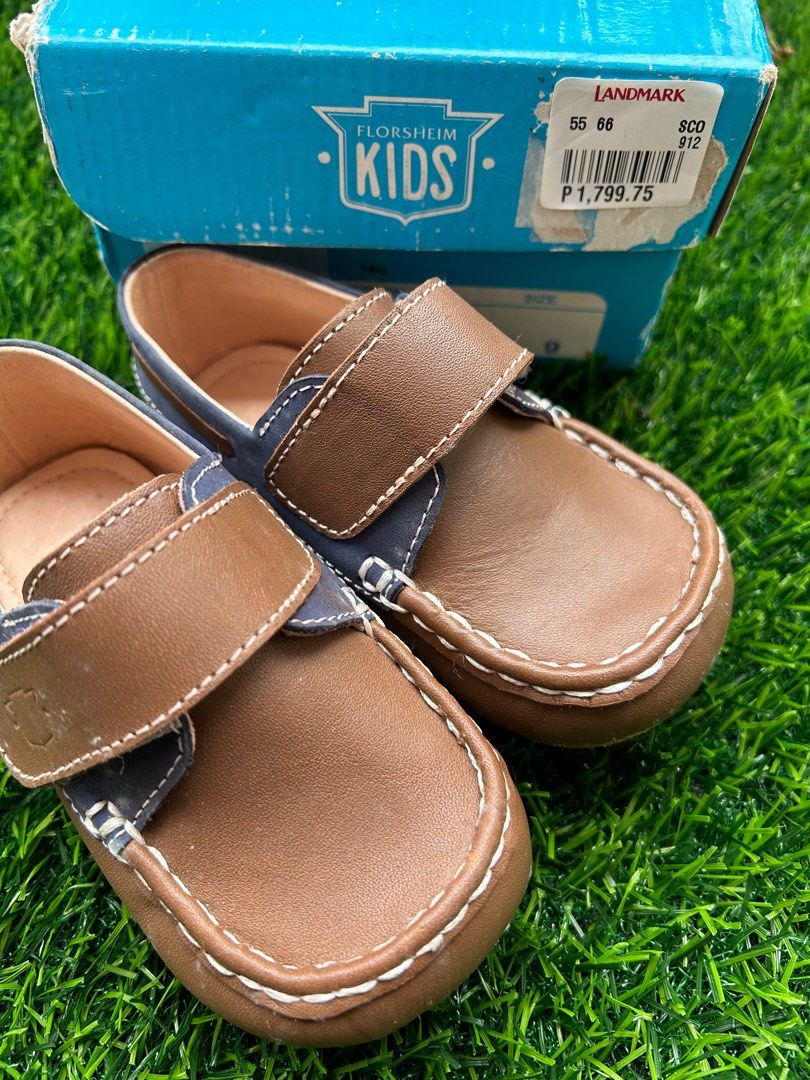 Florsheim Kids Shoes (Category: Babies & Kids Fashion) located in Cainta. Submitted by ishatglav (Listing ID 1261985575, Image 3). Description: Used for photoshoot only Good as new! Size is 14cm (used tape measure to get sole measurement from heels to toes).