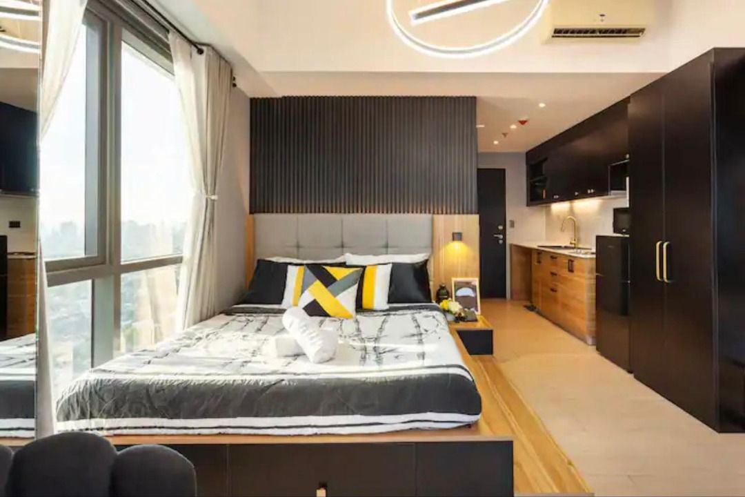 Corner Studio Unit in One Eastwood Avenue Tower 1 Upgraded and Fully ...