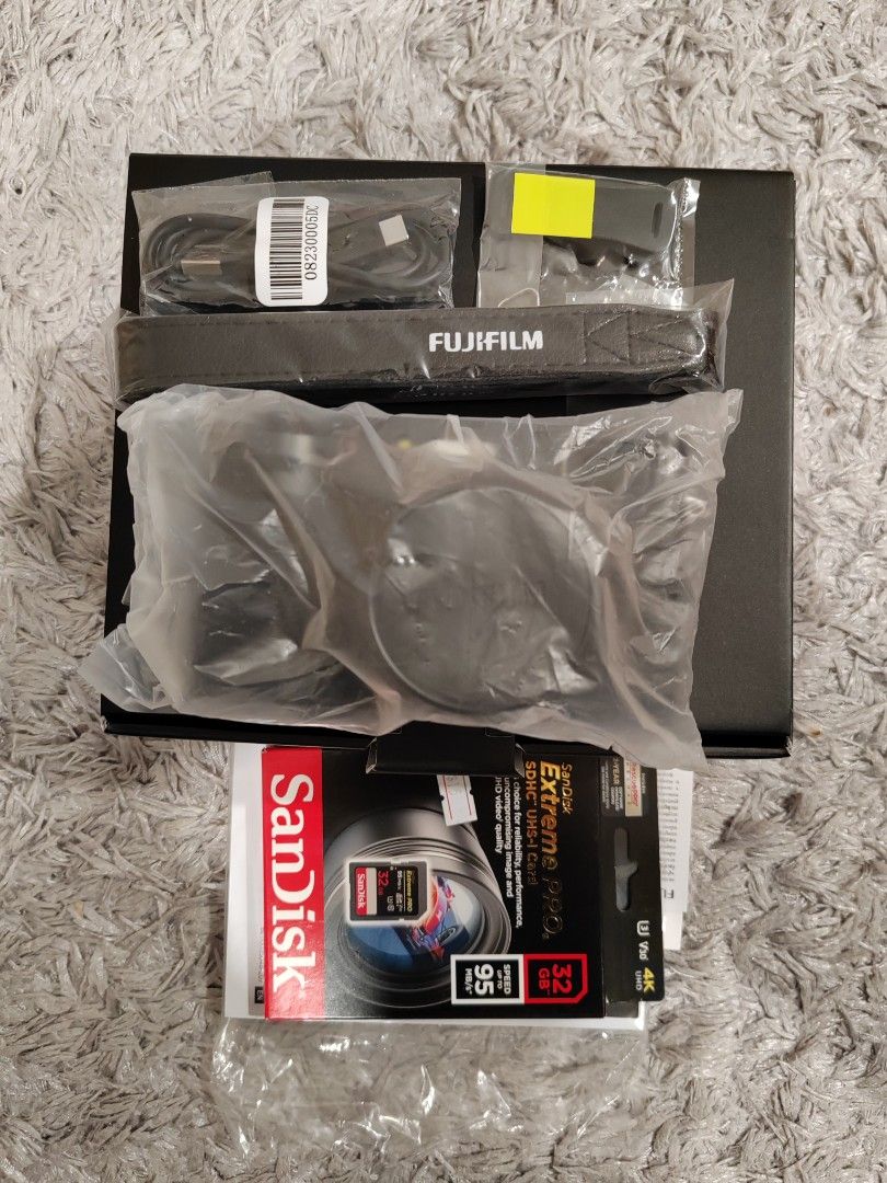 Fujifilm X100v Black (Brand New) digital Mirrorless Camera, Photography, Cameras on Carousell