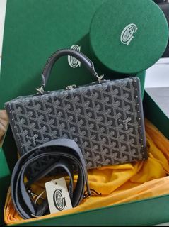 Goyard Bellechasse Biaude PM Green Goyardine, Luxury, Bags & Wallets on  Carousell