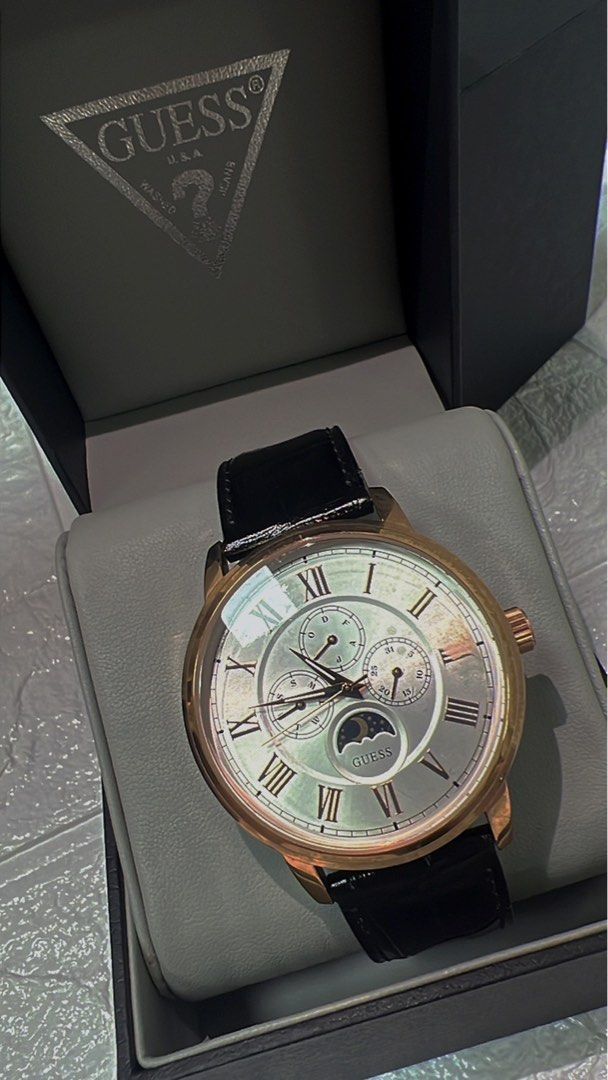 Guess w0870g2 store