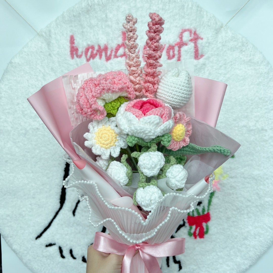 Hand bouquet, Hobbies & Toys, Stationery & Craft, Flowers & Bouquets on  Carousell