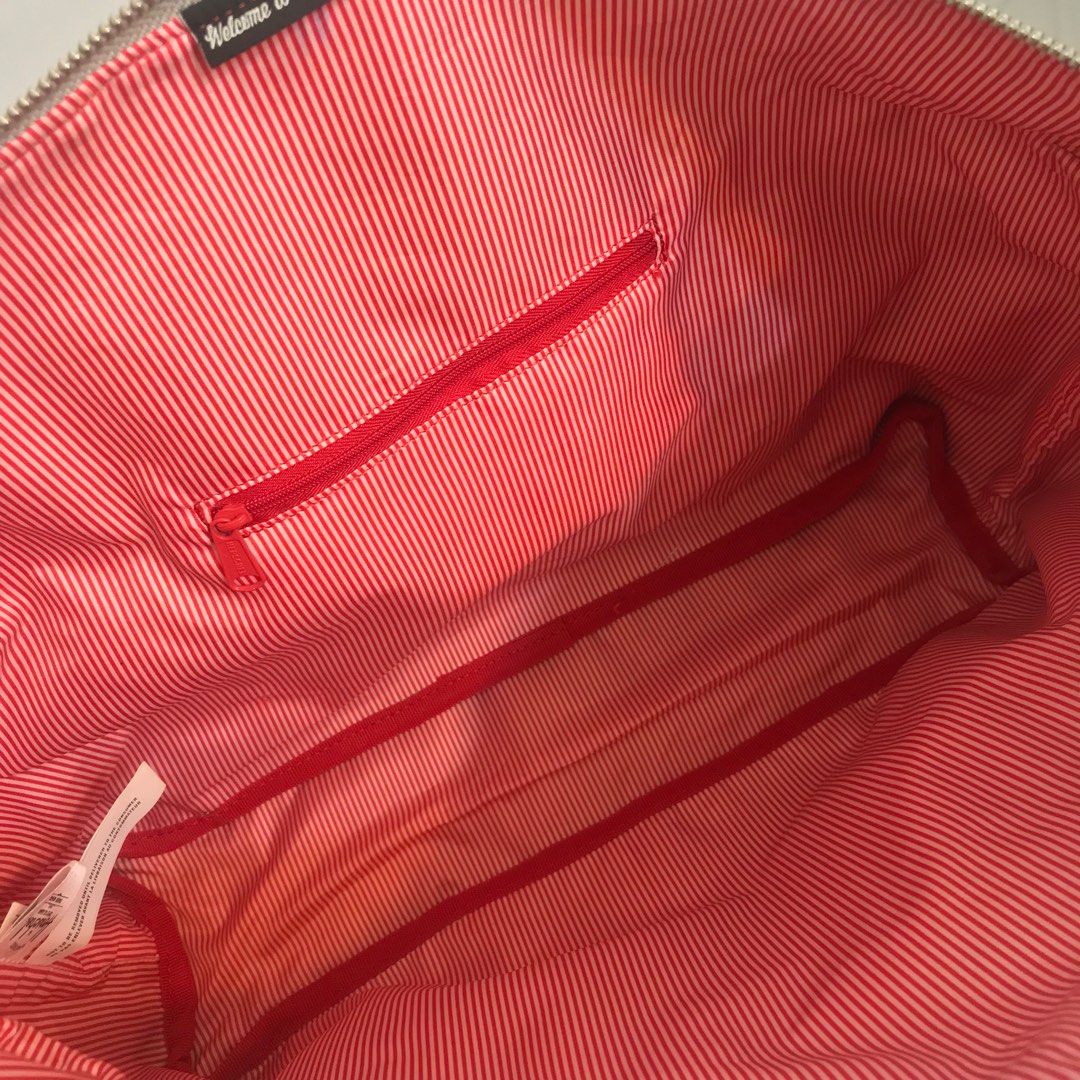 Herschel Strand Shoulder Bag, Luxury, Bags & Wallets on Carousell