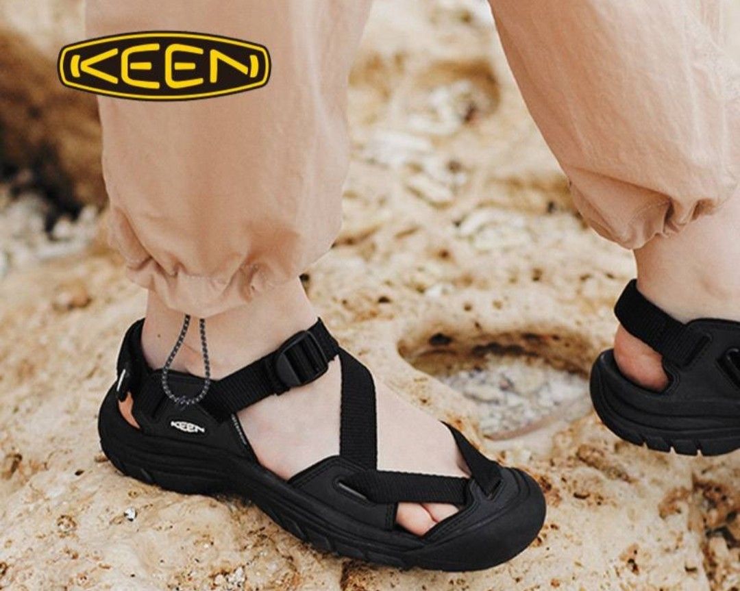 Keen sizing run small top
