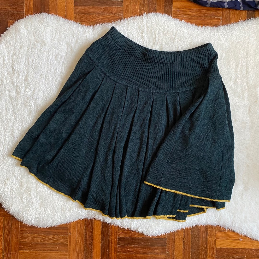 Korean style dark green short skirt, Women's Fashion, Bottoms, Skirts ...