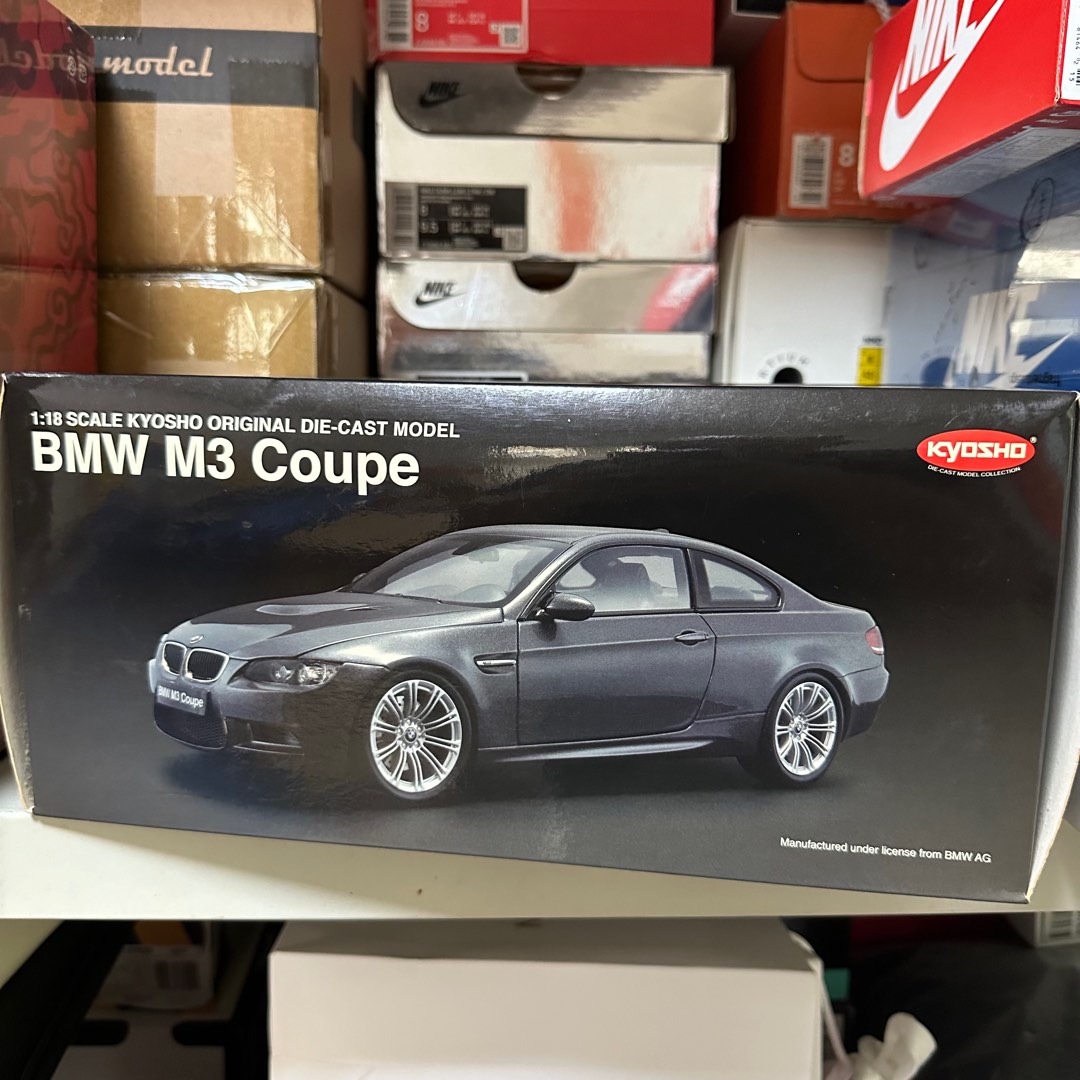 Kyosho 京商1/18 BMW M3 Coupe E92 Gray, 興趣及遊戲, 玩具& 遊戲類
