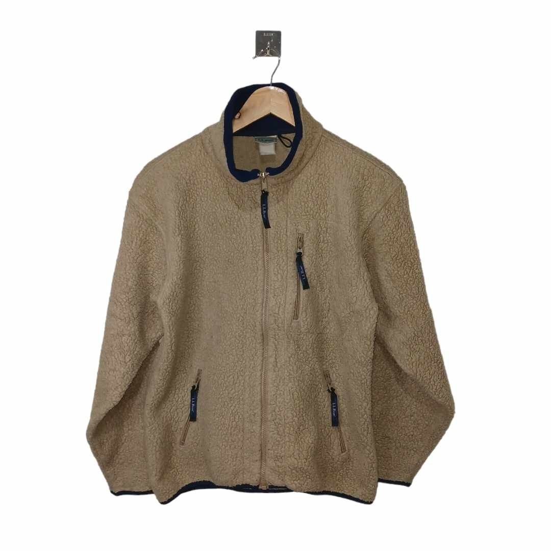 LL Bean Full Zip Sherpa Jacket (Category: Coats, Jackets and Outerwear) located in Plaridel. Submitted by thrift.85 (Listing ID 1262129930, Image 1). Description: Item: L.L. Bean Full Zip Sherpa Jacket Condition and Quality: Pre-owned | 10/10 Color and Rating: Beige | 10/10 Size and Dimes: Fits M | 24L x 19W Description: Needs wash Price: ₱350 + shipping fee ----- Mode of Payment: GCash / Maya / BPI / PayPal Please settle payment within 24 hours 