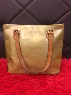 P440 LOUIS VUITTON official website, Luxury, Apparel on Carousell