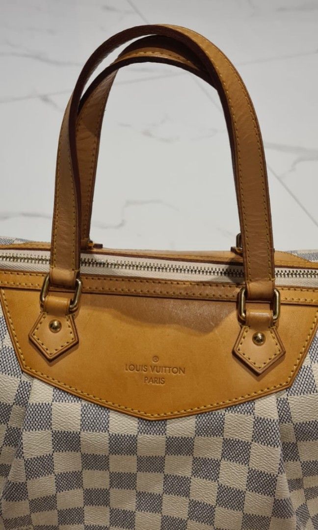 Louis Vuitton Siracusa GM, Luxury, Bags & Wallets on Carousell