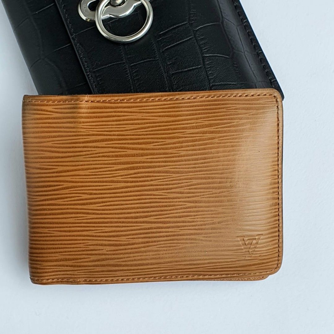 Louis Vuitton Epi Leather Men's Wallet, Luxury, Bags & Wallets on Carousell