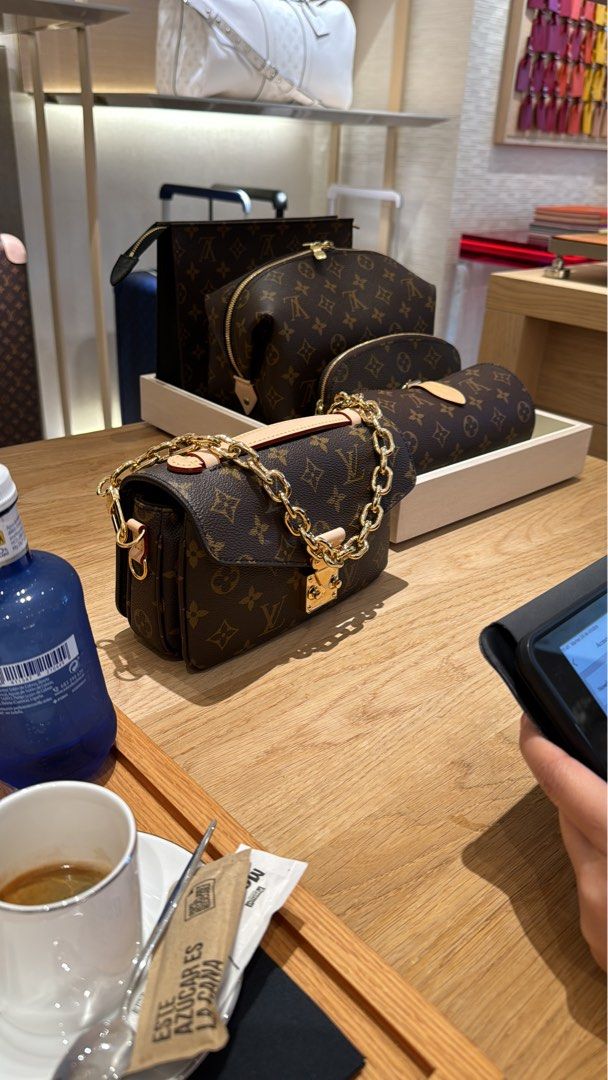 LV Metis East West 2022 小邮差包, Luxury, Bags & Wallets on Carousell