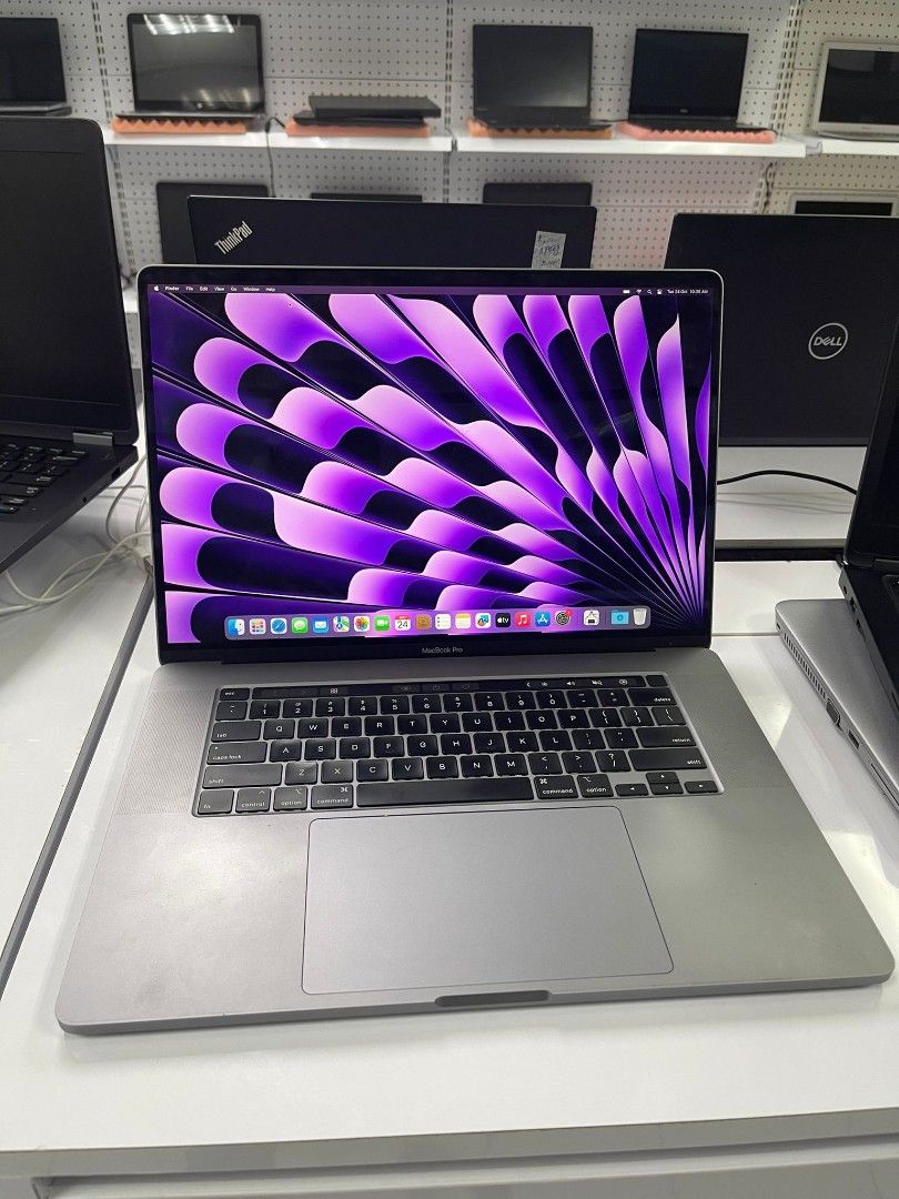 MacBook Pro 16 2019 intel I7 32GB 1TB