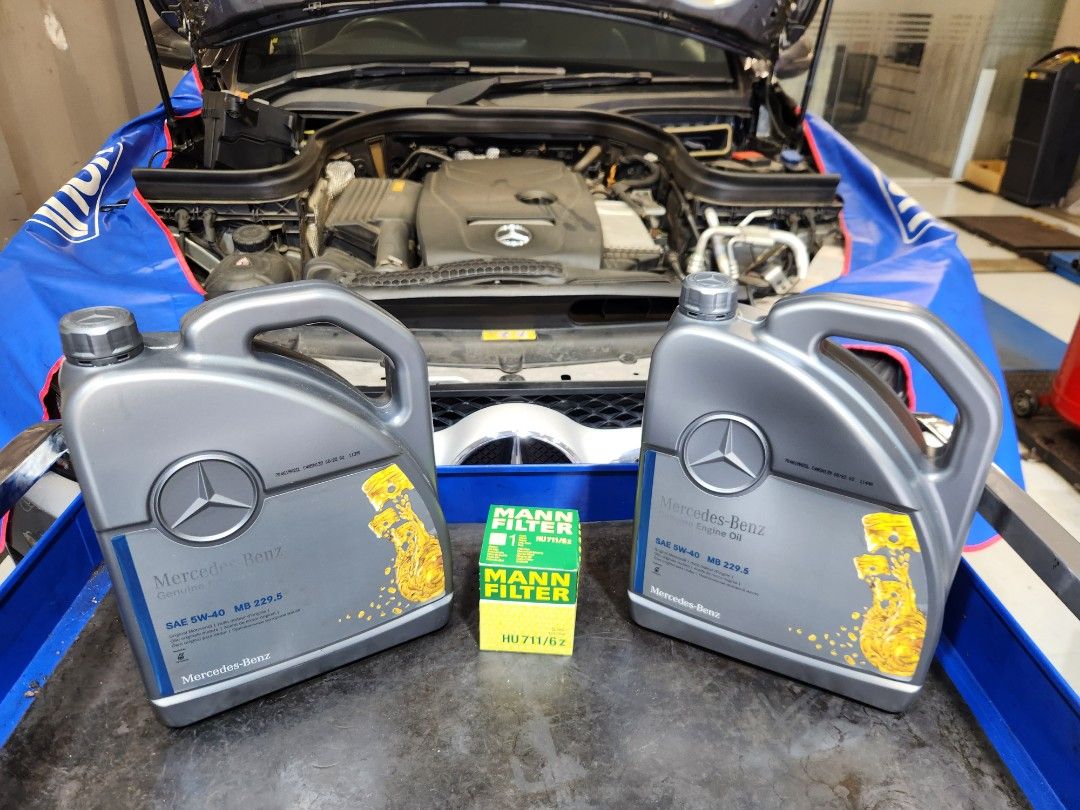 Mercedes-Benz X253 GLC250 Servicing Using Mercedes Engine Oil 5W40, Oil ...