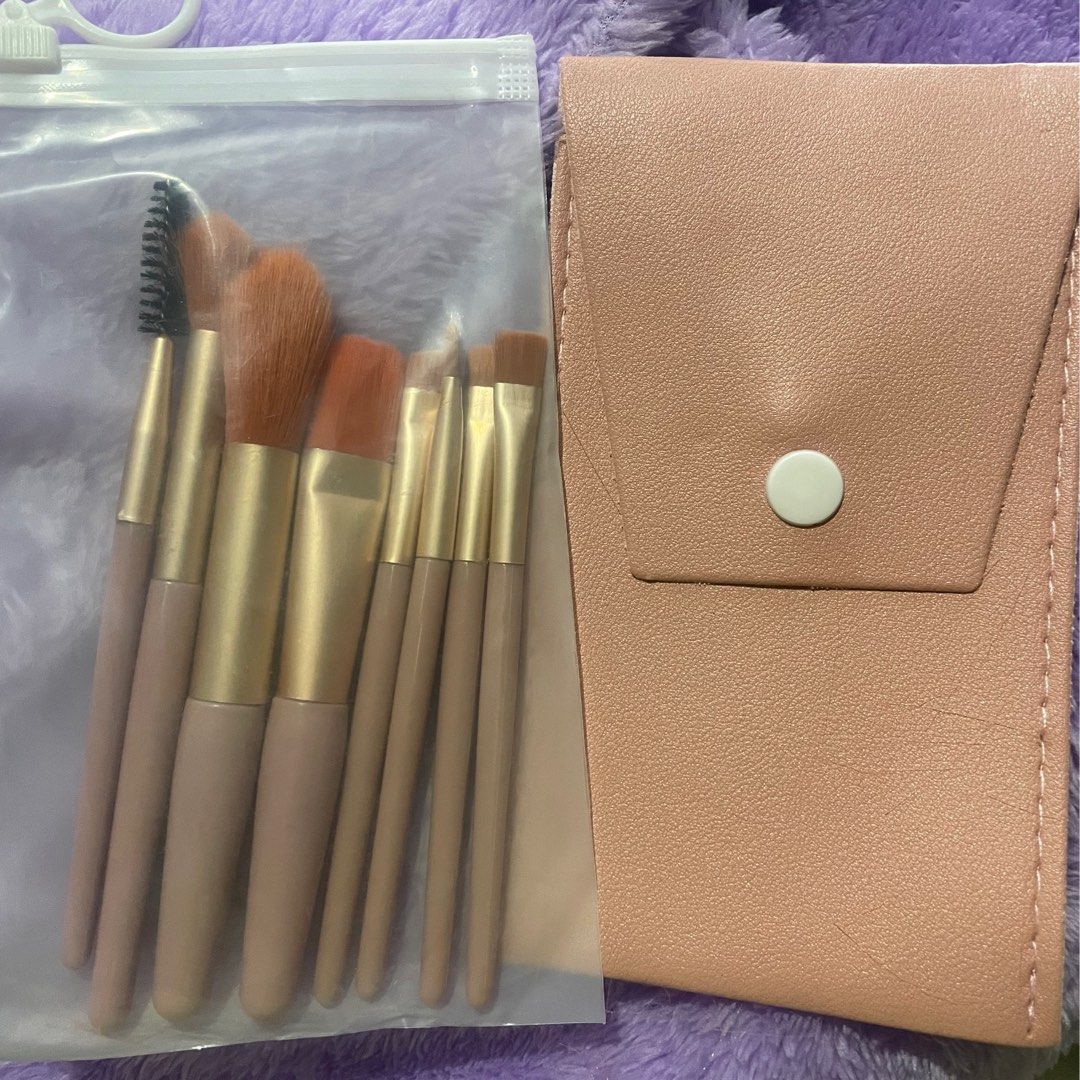 Mini Make-up Brush Set with Pouch (Category: Makeup) located in Mandaluyong City. Submitted by lady.lannister (Listing ID 1262115236, Image 3). Description: .