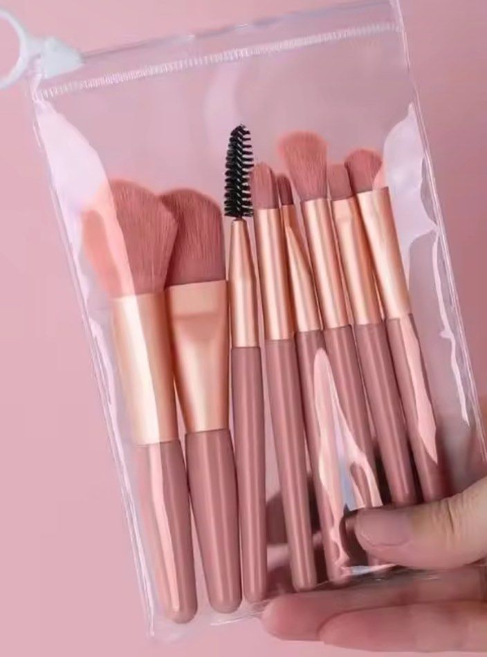 Mini Make-up Brush Set with Pouch (Category: Makeup) located in Mandaluyong City. Submitted by lady.lannister (Listing ID 1262115236, Image 1). Description: .