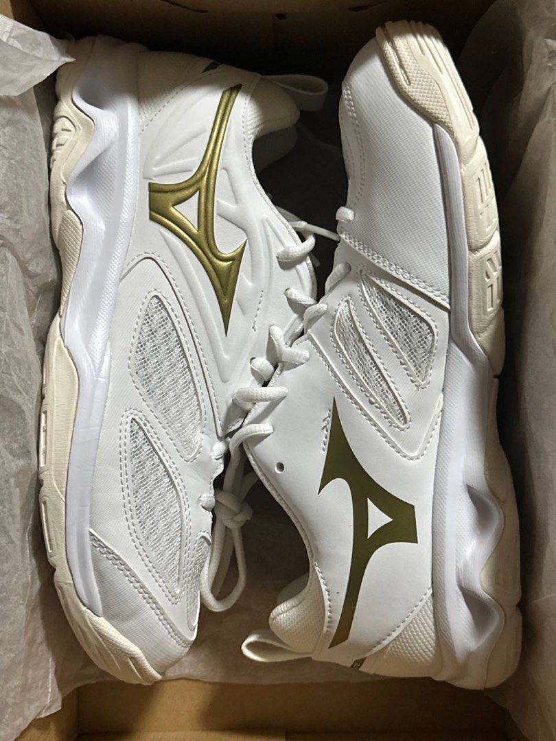 Gold sales volleyball shoes