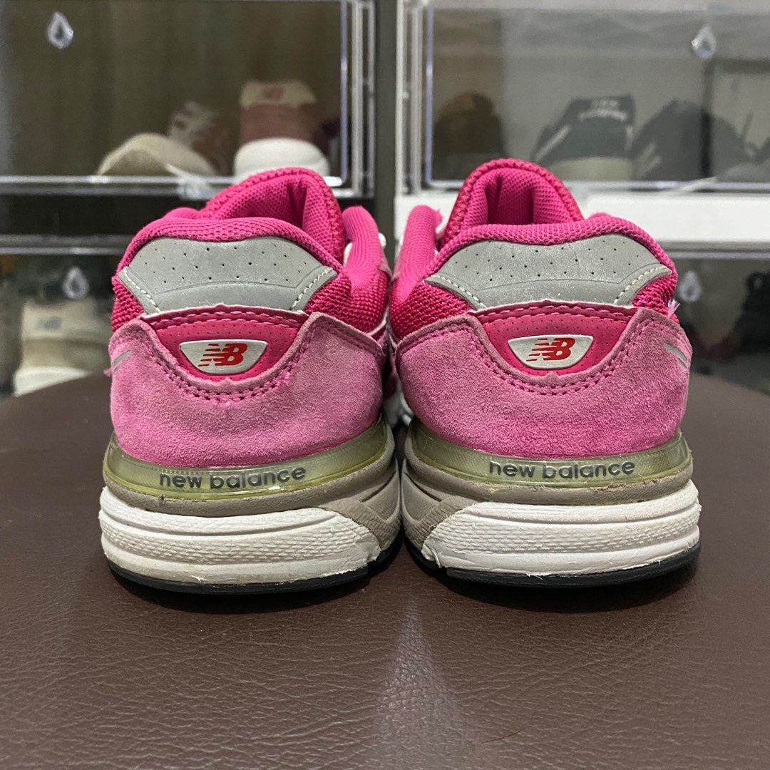 New balance 990 v4 Pink, Fesyen Wanita, Sepatu di Carousell