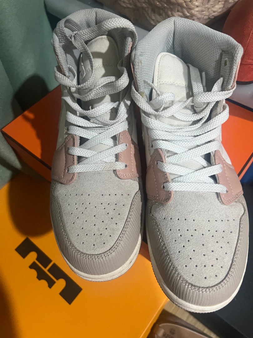 womens jordan 1 milan