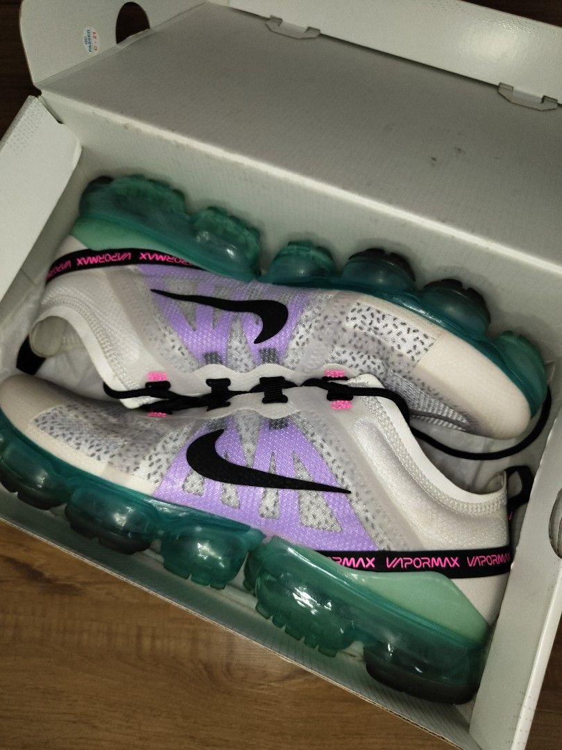 Nike vapormax dragon fruit top