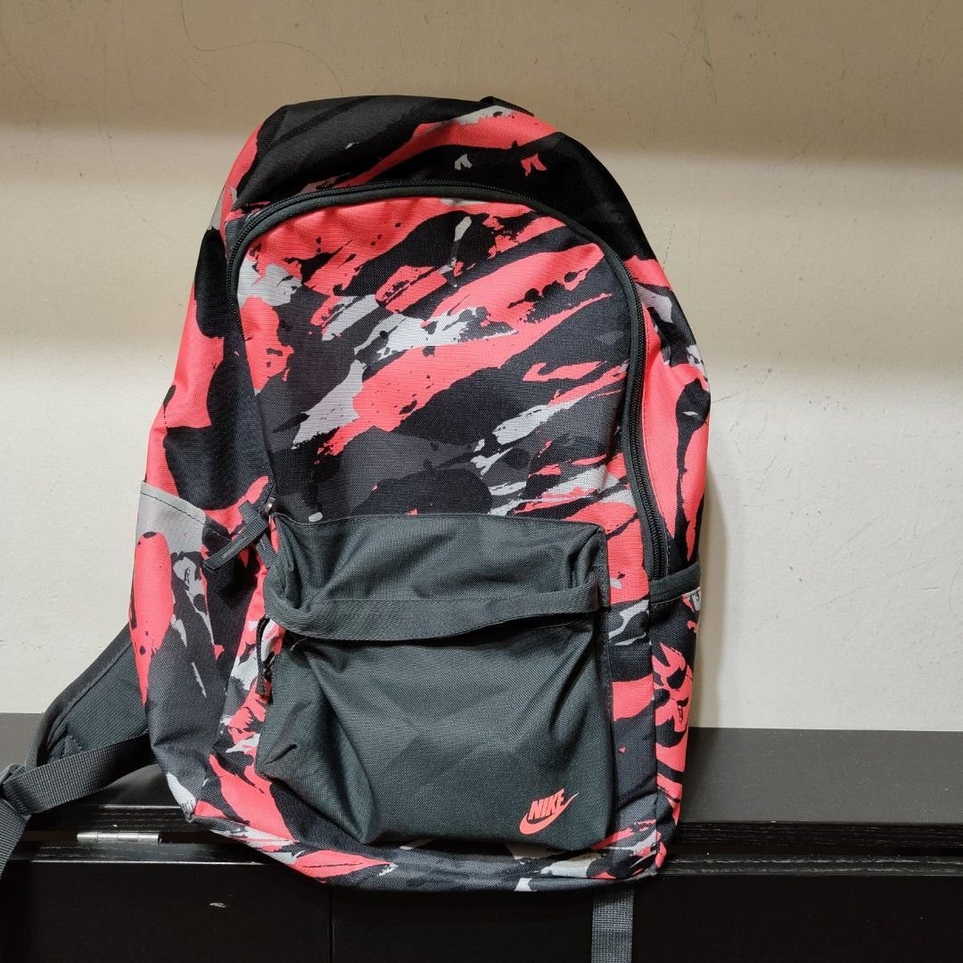 Nike Backpack / Bag Travel, Men's Fashion, Bags, Backpacks on Carousell