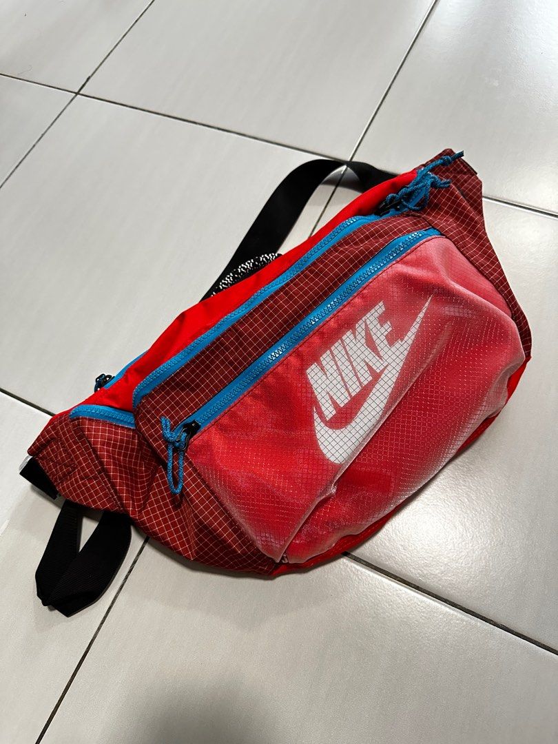 Nike tech hip pack red new arrivals