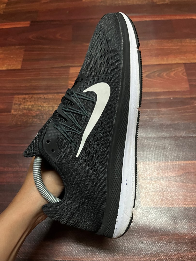 Nike zoom winflo 5 black hot sale