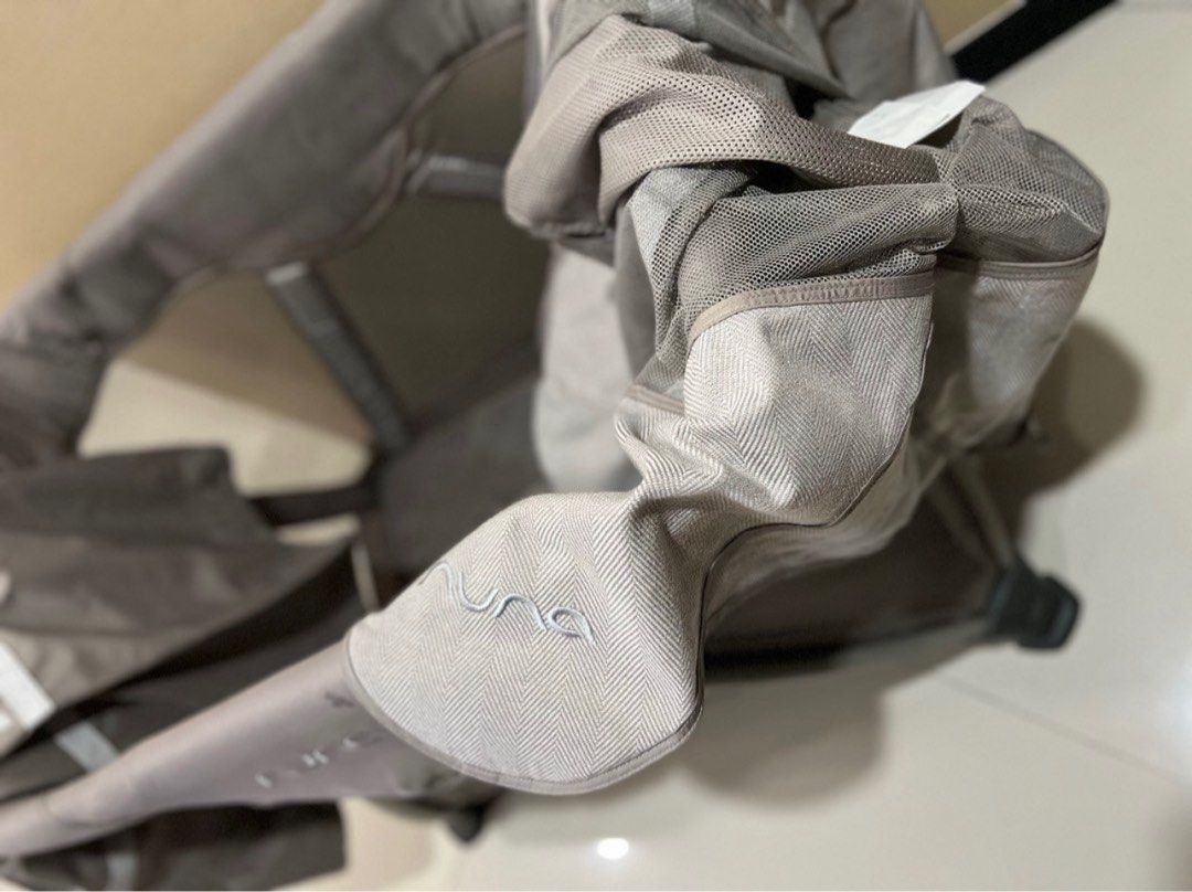 Nuna sena aire mini top