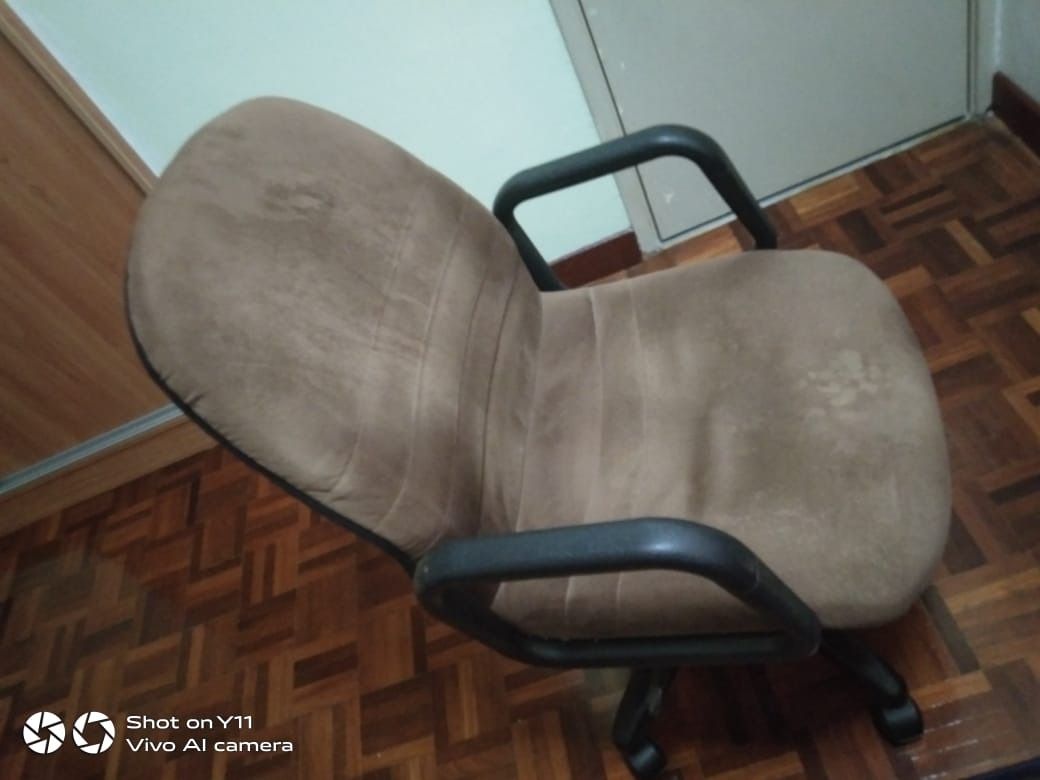 Office chairs best sale for sale olx