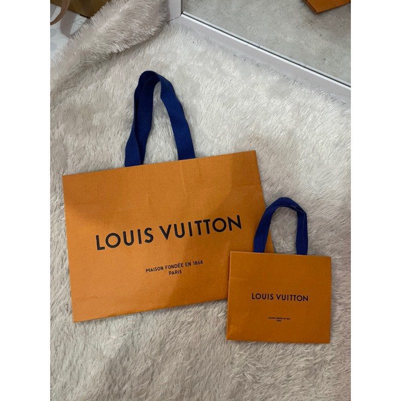 LOUIS VUITTON GIFT CARD AUTHENTIC, Barang Mewah, Tas & Dompet di