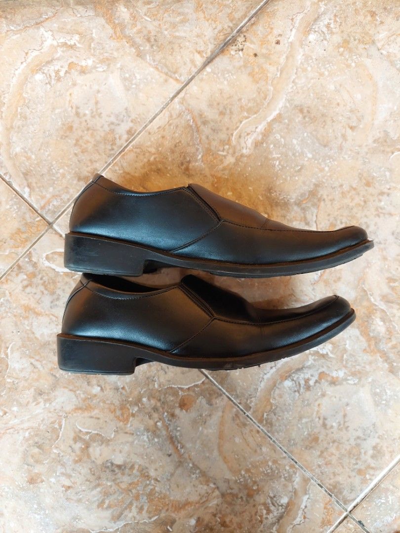 pantofel shoes